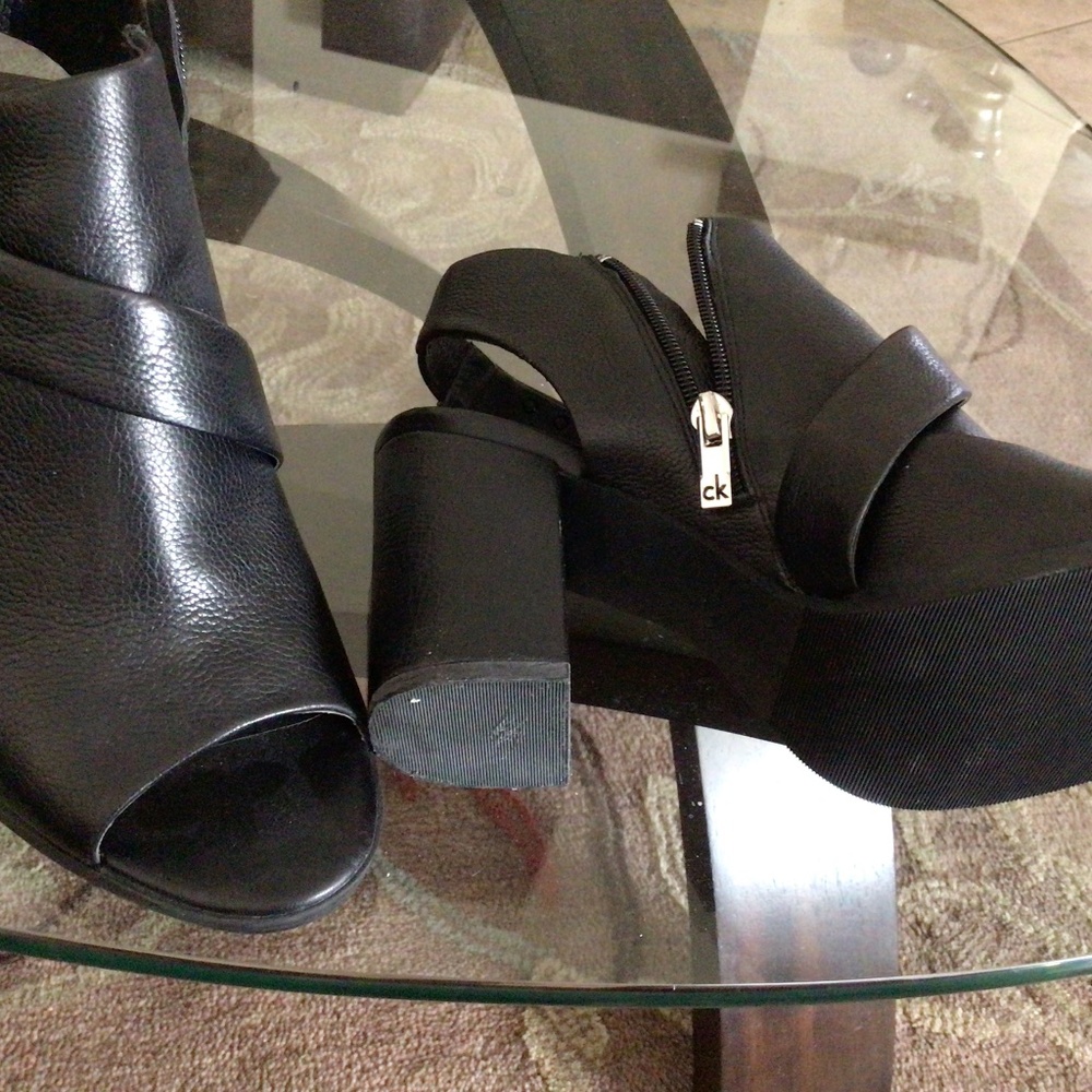 Calvin Klein Black Leather Shoe Size 8